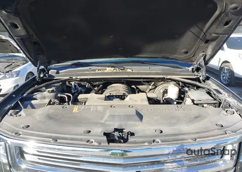 2020 Chevrolet Suburban 2Wd Premier z USA, uszkodzony, nr VIN 1GNSCJKC0LR102645